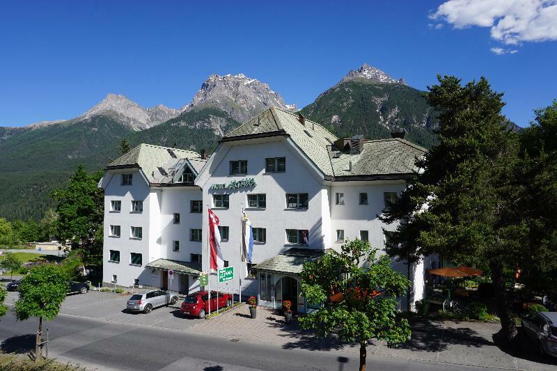 Typically Swiss Hotel Altana Scuol Εξωτερικό φωτογραφία